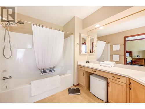 Ensuite - 595 Yates Road Unit# 34 Lot# 76, Kelowna, BC - Indoor Photo Showing Bathroom