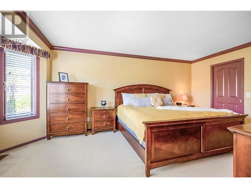 Primary with walk in closet and larger ensuite - 595 Yates Road Unit# 34 Lot# 76, Kelowna, BC - Indoor Photo Showing Bedroom