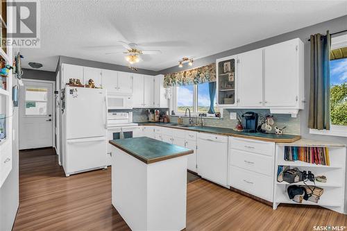 Bechard Acreage:  Rm Of Longlaketon No. 219, Longlaketon Rm No. 219, SK - Indoor Photo Showing Kitchen