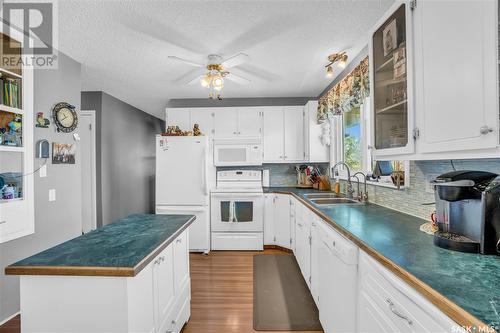 Bechard Acreage:  Rm Of Longlaketon No. 219, Longlaketon Rm No. 219, SK - Indoor Photo Showing Kitchen With Double Sink