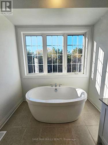 1869 Narcissus Gardens, Pickering, ON - Indoor Photo Showing Bathroom