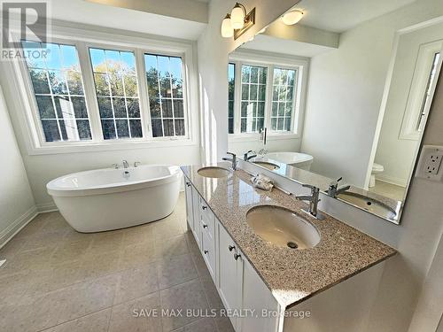 1869 Narcissus Gardens, Pickering, ON - Indoor Photo Showing Bathroom