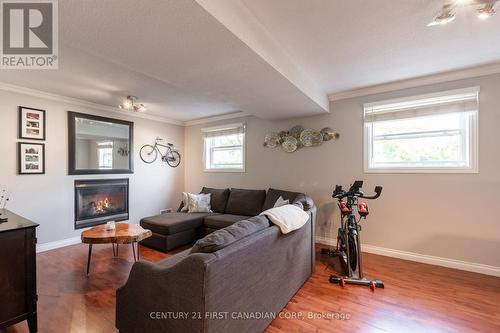 32 Blanchard Crescent, London, ON - Indoor With Fireplace