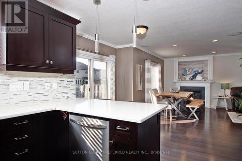 90 Oliver Crescent, Zorra, ON - Indoor Photo Showing Kitchen With Upgraded Kitchen