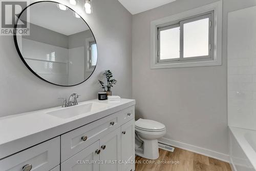 3 - 1358 Upper Gage Avenue, Hamilton (Randall), ON - Indoor Photo Showing Bathroom