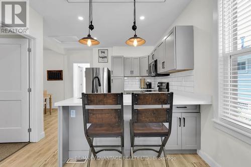 49 Briscoe Street W, London, ON - Indoor Photo Showing Kitchen