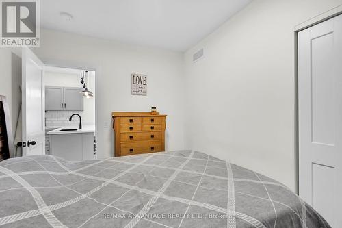 49 Briscoe Street W, London, ON - Indoor Photo Showing Bedroom