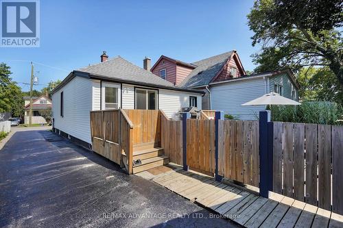 49 Briscoe Street W, London, ON - Outdoor With Deck Patio Veranda