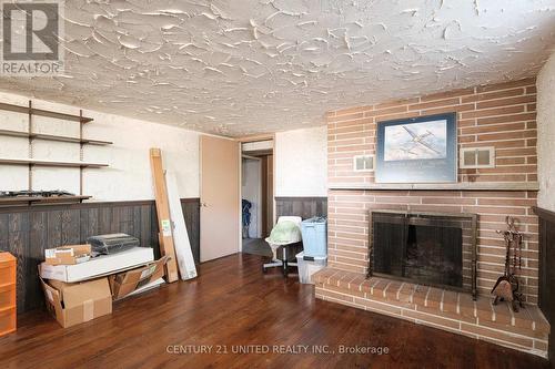 784 Norwood Terrace, Peterborough (Monaghan), ON - Indoor Photo Showing Living Room With Fireplace