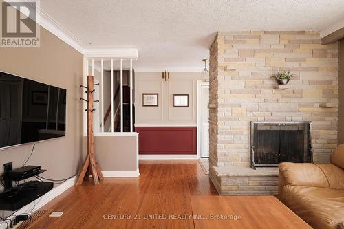 784 Norwood Terrace, Peterborough (Monaghan), ON - Indoor Photo Showing Living Room With Fireplace