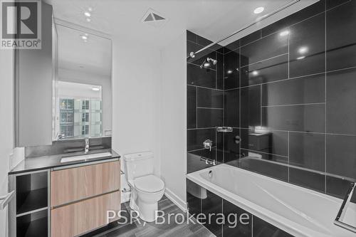 1410 - 25 Ordnance Street, Toronto, ON - Indoor Photo Showing Bathroom