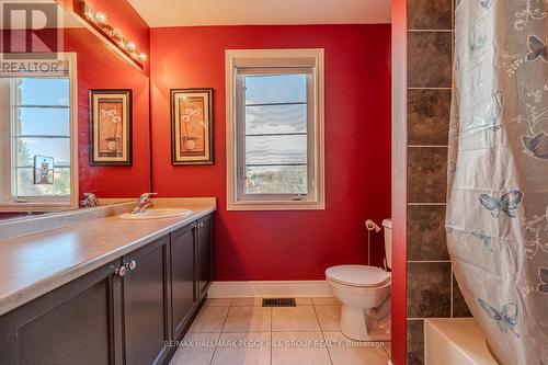 35 Royal Park Boulevard, Barrie, ON - Indoor Photo Showing Bathroom