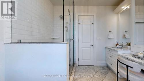 914 Fourth Street, Mississauga, ON - Indoor Photo Showing Bathroom