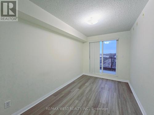 2035 - 3025 Finch Avenue W, Toronto, ON - Indoor Photo Showing Other Room