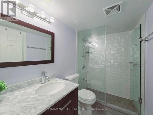 2035 - 3025 Finch Avenue W, Toronto, ON - Indoor Photo Showing Bathroom