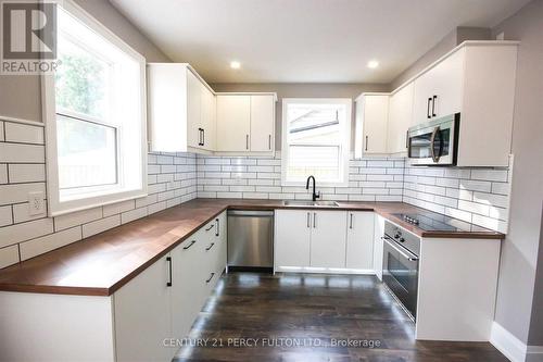 58 Burton Street, Hamilton, ON - Indoor Photo Showing Kitchen With Stainless Steel Kitchen With Double Sink With Upgraded Kitchen