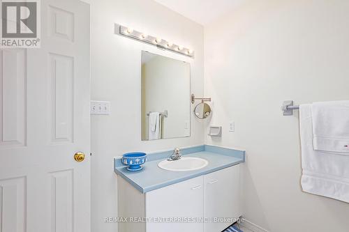 47 - 146 Settlers Way, Blue Mountains, ON - Indoor Photo Showing Bathroom