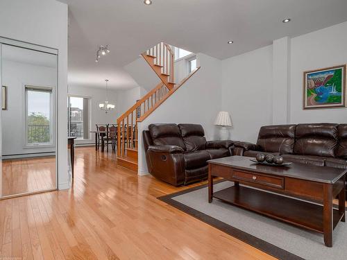 Salon - 302-11652 Boul. O'Brien, Montréal (Ahuntsic-Cartierville), QC - Indoor Photo Showing Living Room