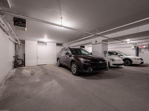 Garage - 302-11652 Boul. O'Brien, Montréal (Ahuntsic-Cartierville), QC - Indoor Photo Showing Garage