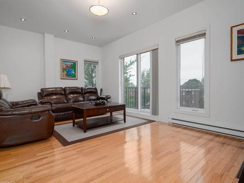 Salon - 302-11652 Boul. O'Brien, Montréal (Ahuntsic-Cartierville), QC - Indoor Photo Showing Living Room