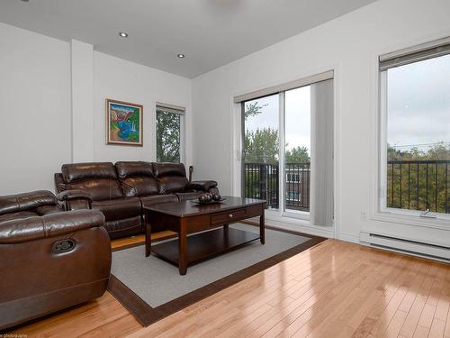 Salon - 302-11652 Boul. O'Brien, Montréal (Ahuntsic-Cartierville), QC - Indoor Photo Showing Living Room