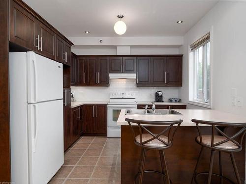 Cuisine - 302-11652 Boul. O'Brien, Montréal (Ahuntsic-Cartierville), QC - Indoor Photo Showing Kitchen