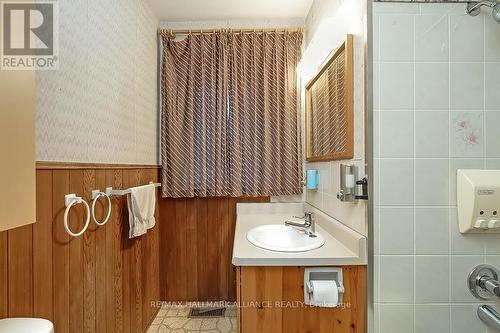 1311 Secord Avenue, Oakville, ON - Indoor Photo Showing Bathroom