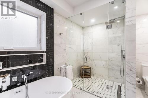 11A Maple Avenue N, Mississauga, ON - Indoor Photo Showing Bathroom