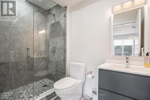 11A Maple Avenue N, Mississauga, ON - Indoor Photo Showing Bathroom