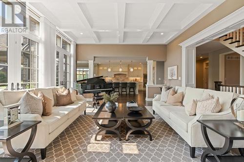 84 Old Ruby Lane, Puslinch, ON - Indoor Photo Showing Living Room