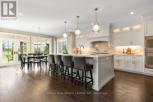 84 Old Ruby Lane, Puslinch, ON - Indoor Photo Showing Kitchen With Upgraded Kitchen