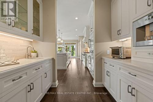 84 Old Ruby Lane, Puslinch, ON - Indoor Photo Showing Kitchen