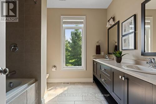 84 Old Ruby Lane, Puslinch, ON - Indoor Photo Showing Bathroom