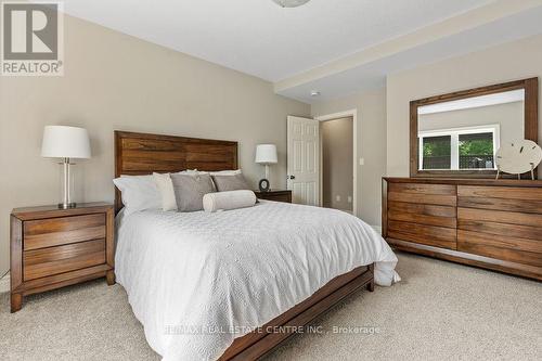 84 Old Ruby Lane, Puslinch, ON - Indoor Photo Showing Bedroom