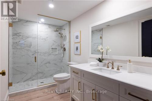 27 Arbourvale, St. Catharines, ON - Indoor Photo Showing Bathroom