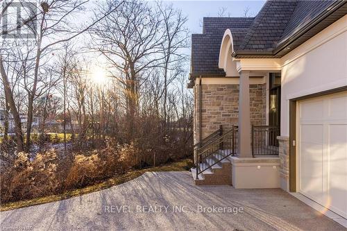 27 Arbourvale, St. Catharines, ON - Outdoor