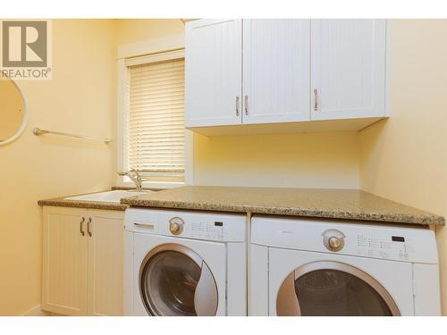 197 Terrace Hill Place, Kelowna, BC - Indoor Photo Showing Laundry Room