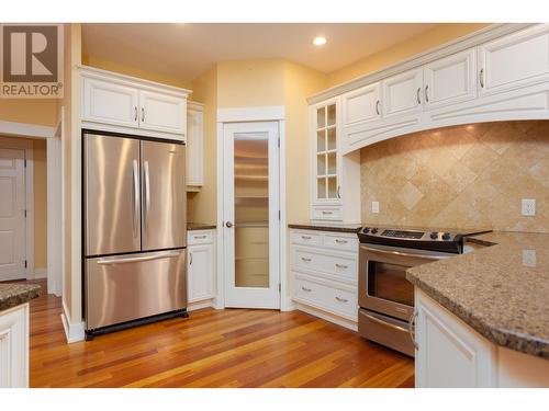 197 Terrace Hill Place, Kelowna, BC - Indoor Photo Showing Kitchen