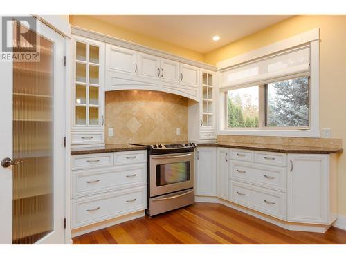 197 Terrace Hill Place, Kelowna, BC - Indoor Photo Showing Kitchen