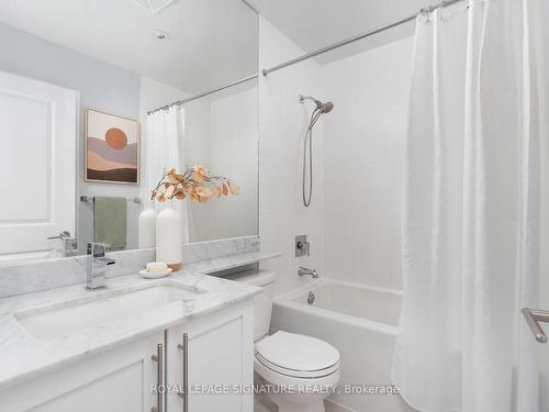 416-125 Western Battery Rd, Toronto, ON - Indoor Photo Showing Bathroom