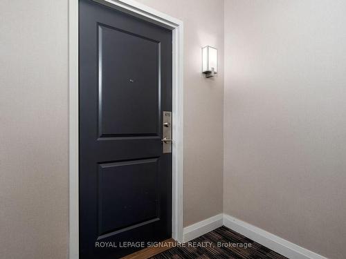 416-125 Western Battery Rd, Toronto, ON - Indoor Photo Showing Other Room