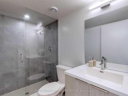 807-60 Shuter St, Toronto, ON - Indoor Photo Showing Bathroom