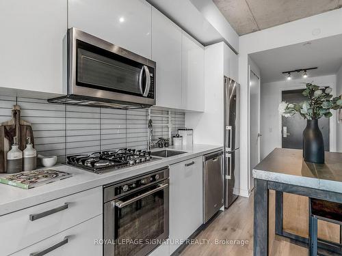 402-55 Ontario St, Toronto, ON - Indoor Photo Showing Kitchen With Stainless Steel Kitchen With Upgraded Kitchen