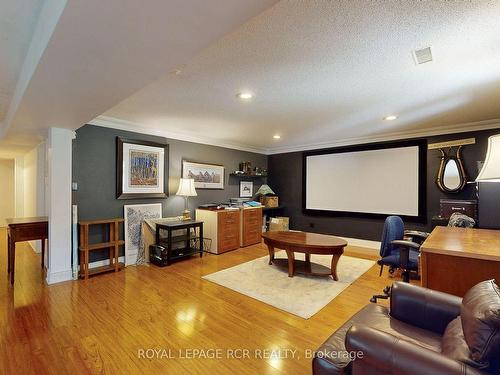 33 Island Lake Dr, Whitchurch-Stouffville, ON - Indoor Photo Showing Other Room