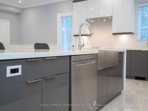 9411 Concession 2 Rd, Uxbridge, ON - Indoor Photo Showing Kitchen