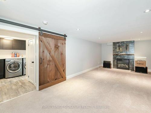 2497 Wyatt St, Oakville, ON - Indoor Photo Showing Laundry Room