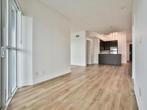 3205-60 Absolute Ave, Mississauga, ON - Indoor Photo Showing Kitchen