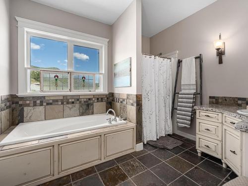 1405 Miller Rd, Merritt, BC - Indoor Photo Showing Bathroom