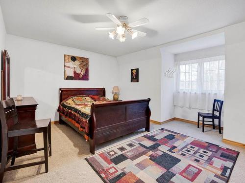 7480 West Subdivision Road, Clinton, BC - Indoor Photo Showing Bedroom