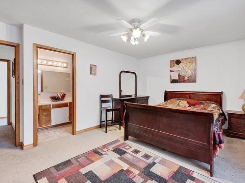 7480 West Subdivision Road, Clinton, BC - Indoor Photo Showing Bedroom